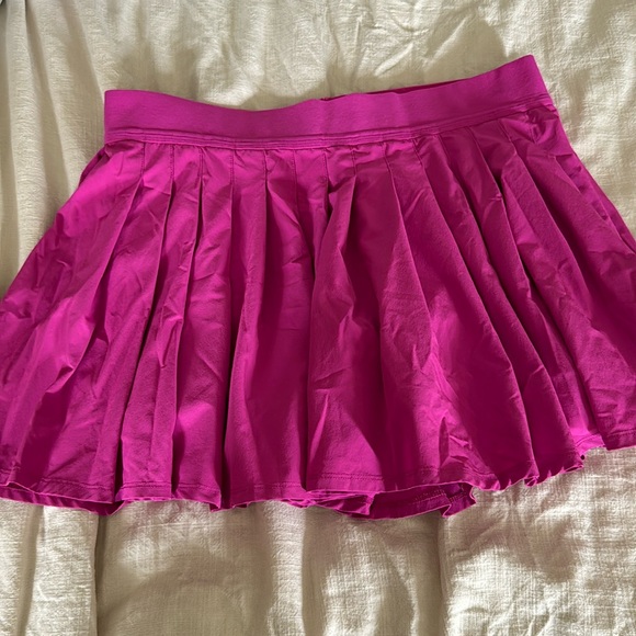 Magenta tennis skirt - Picture 1 of 2